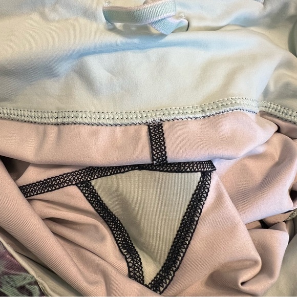 Lululemon Leggings 8 Inspire Tight Iridescent Pants Womens Blue Running Pants - Picture 7 of 16